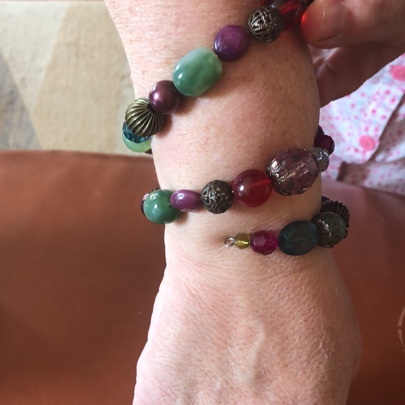 Two Stretch Bracelets - Picture 4 of 5